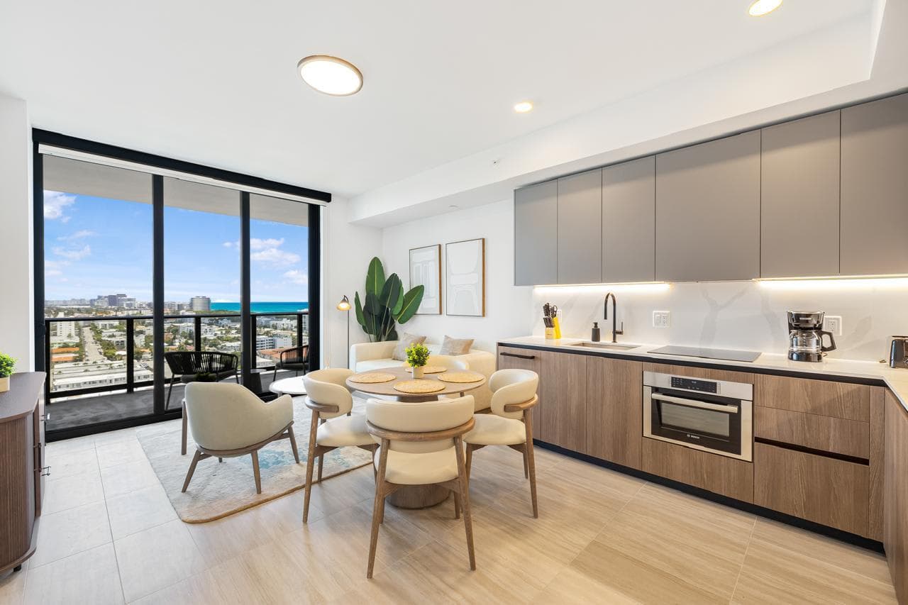 Miami Beach Luxury Stay Balcony Sea Views & Pool