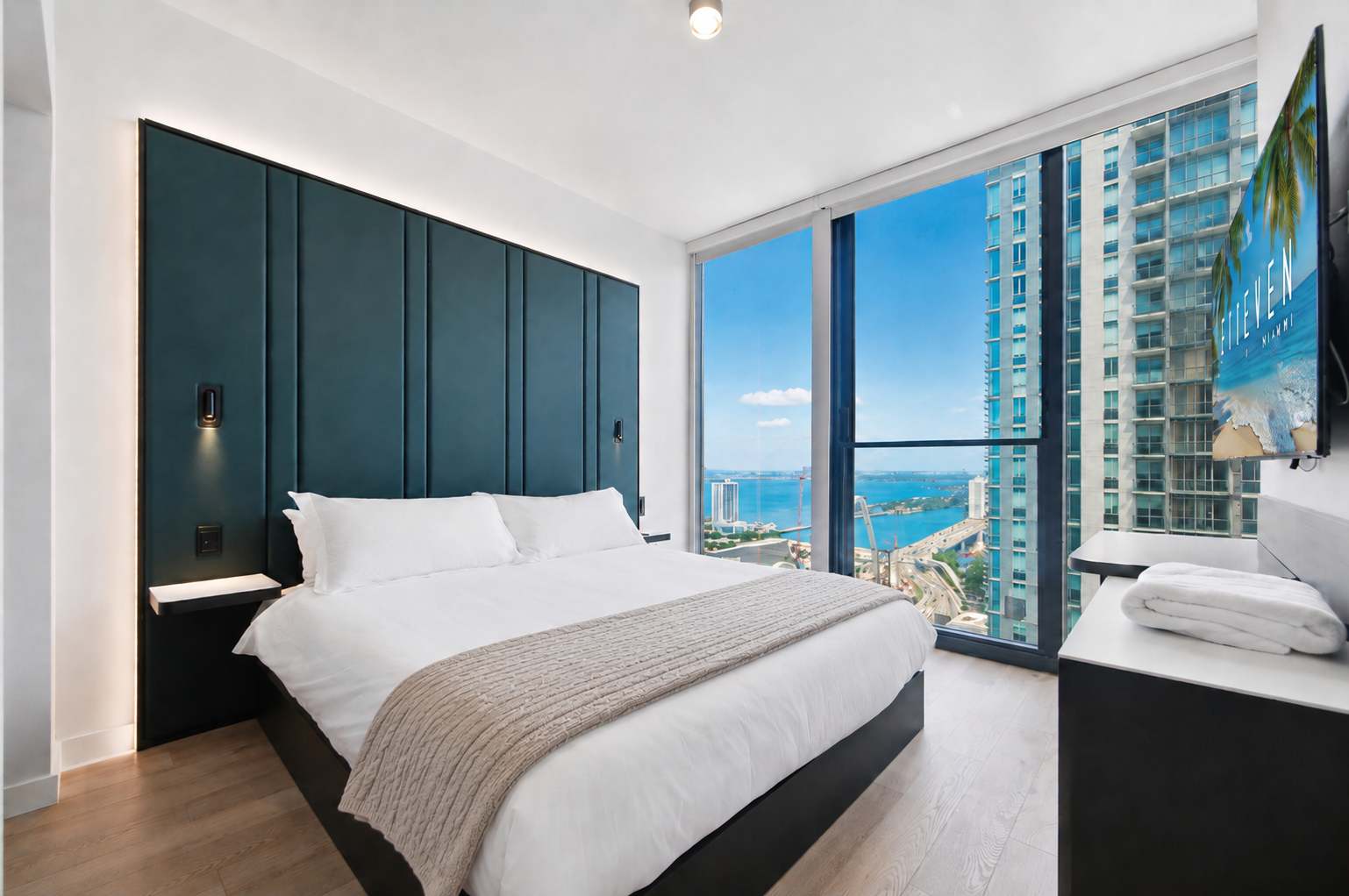 Luxury Condo w/ Rooftop Pool & City Views
