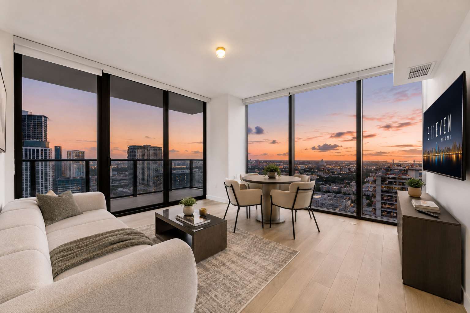 Luxury E11EVEN Adjoining Suites Pool & ELITE Amenities