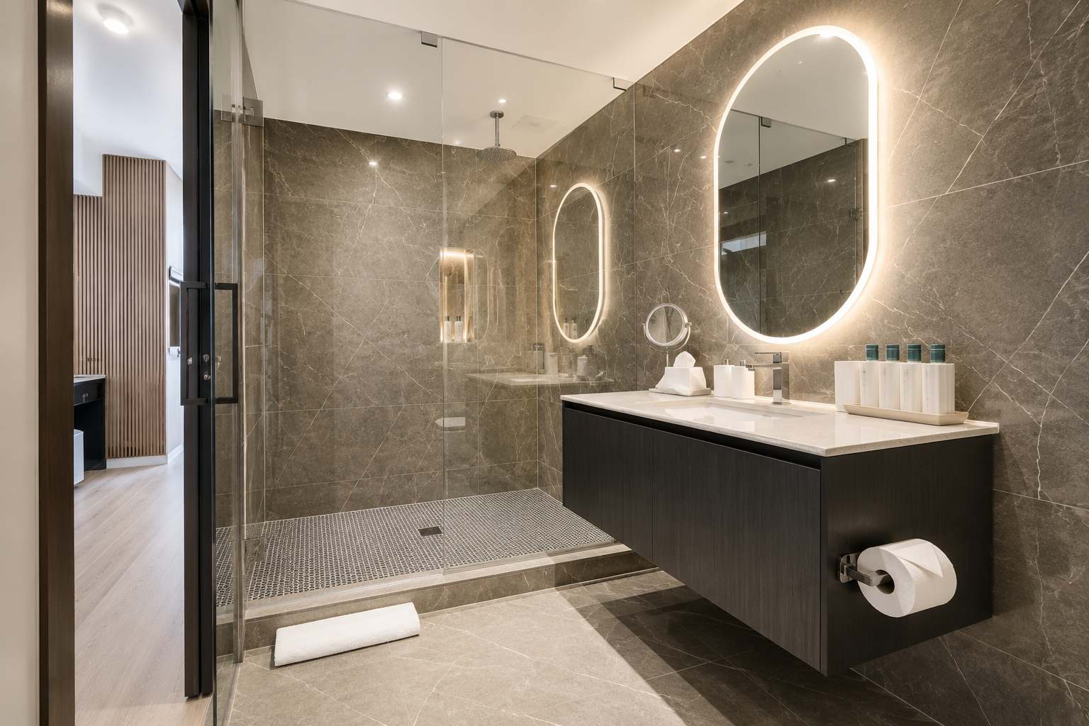 Luxury Brand New Suite w/ Bay Views & Rooftop Pool