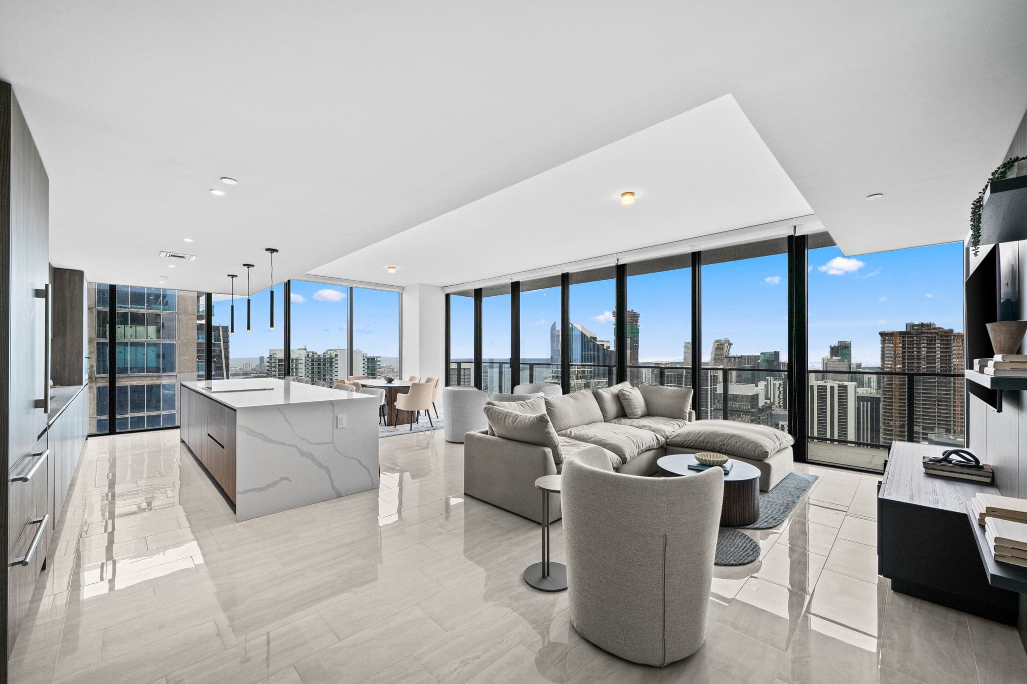 Luxury Sky Penthouse Panoramic Views Rooftop Pool